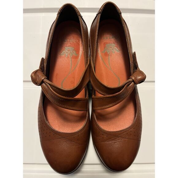 Dansko Leather Mary Janes Deidra Knot Brown Cognac Comfort Shoes Size 8.5-9 - Picture 2 of 10